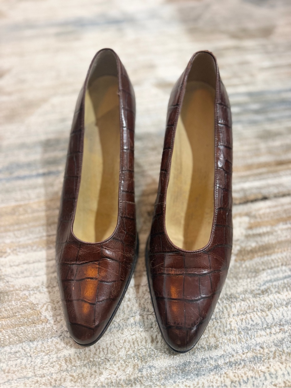 Women's Croc-Embossed Brown Pointed Pumps